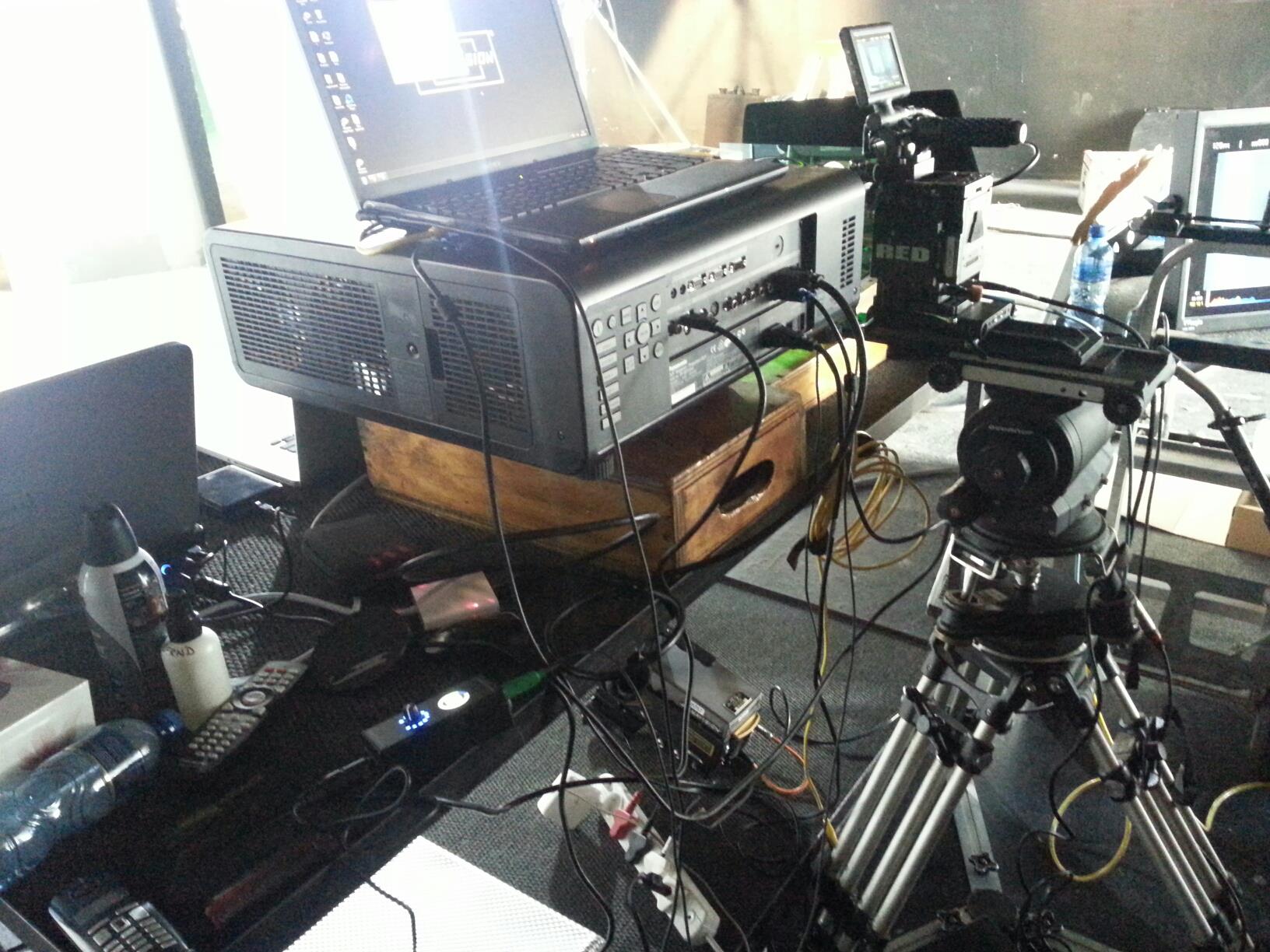 Camera and projection hardware integrated on the test rig